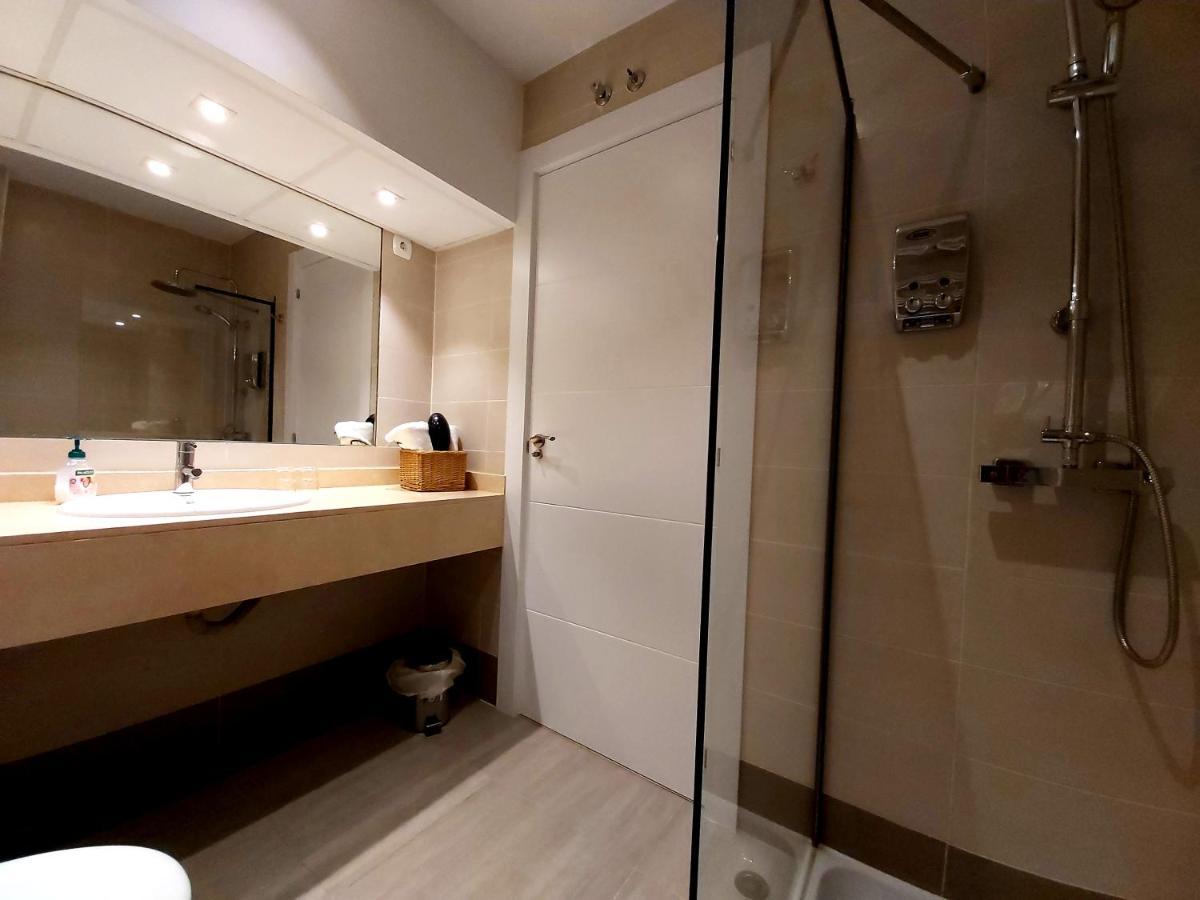 Apartamentos Santa Juliana Madrid Exterior foto